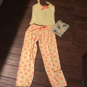 NWOT women’s pajamas. Size L